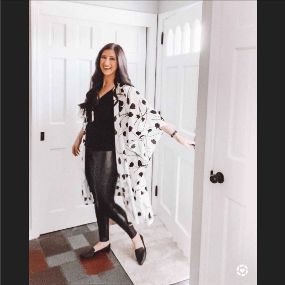 Assets Spanx Faux Leather Leggings NWT Small - Picture 5 of 7